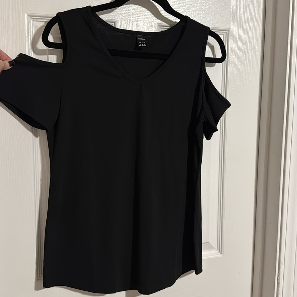 Cold Shoulder Tee